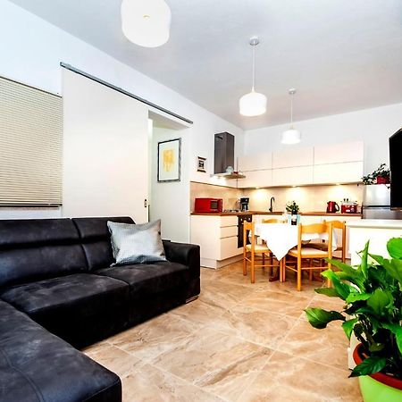 Apartments Karmen روفينج المظهر الخارجي الصورة