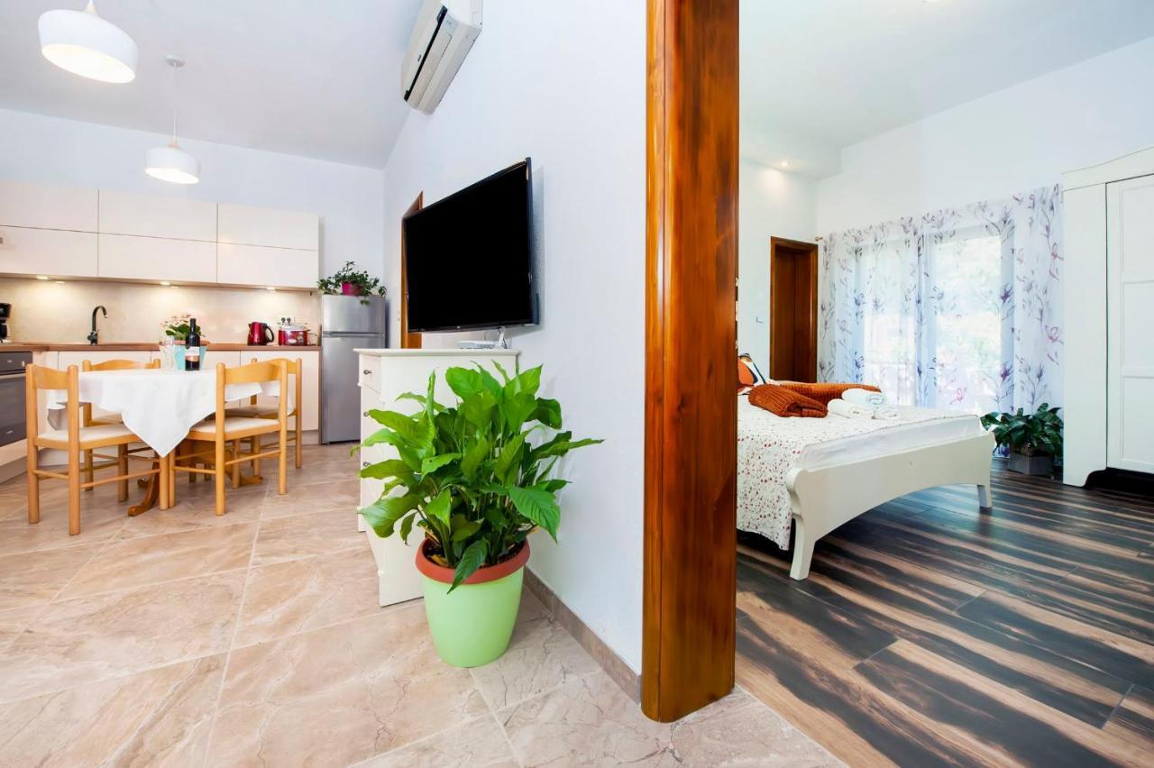 Apartments Karmen روفينج المظهر الخارجي الصورة
