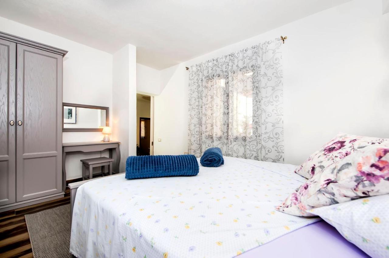 Apartments Karmen روفينج المظهر الخارجي الصورة