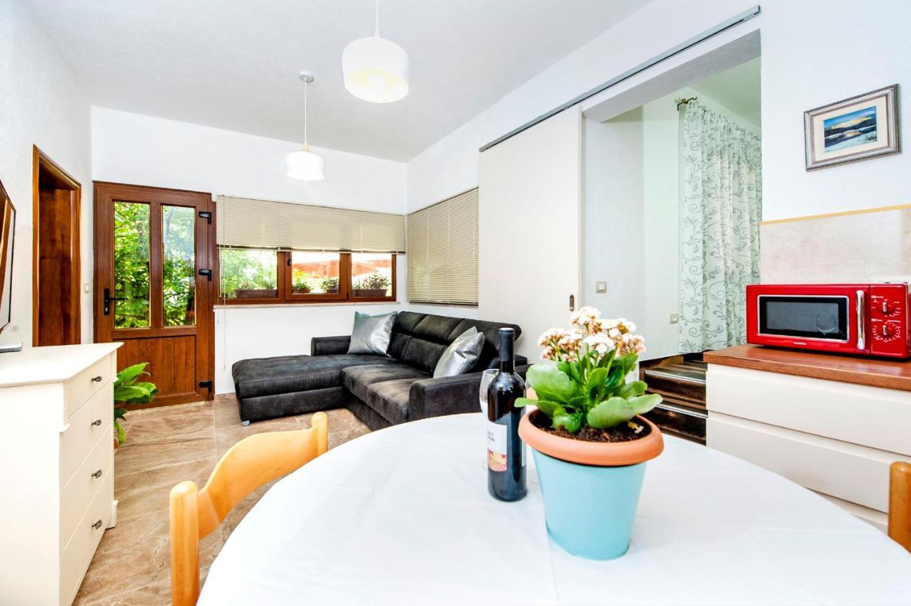 Apartments Karmen روفينج المظهر الخارجي الصورة