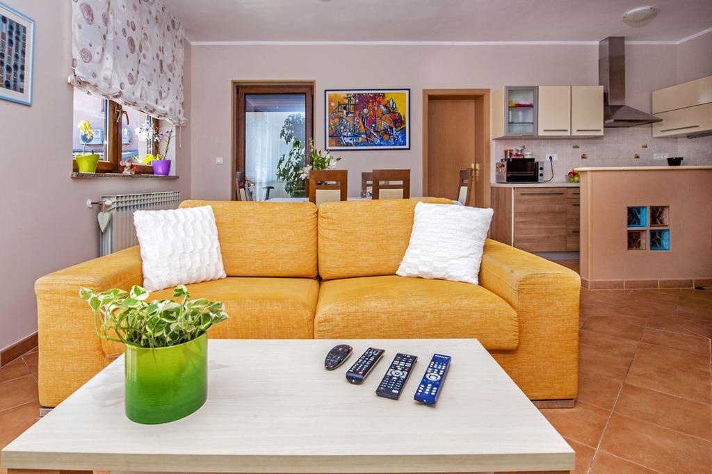 Apartments Karmen روفينج المظهر الخارجي الصورة