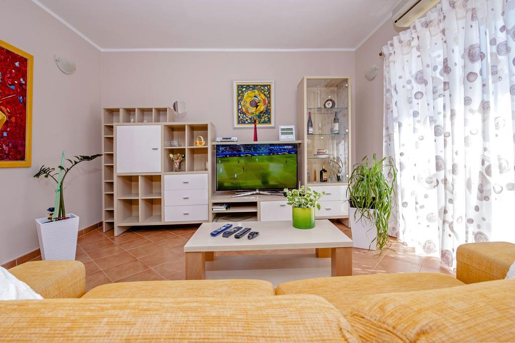 Apartments Karmen روفينج المظهر الخارجي الصورة