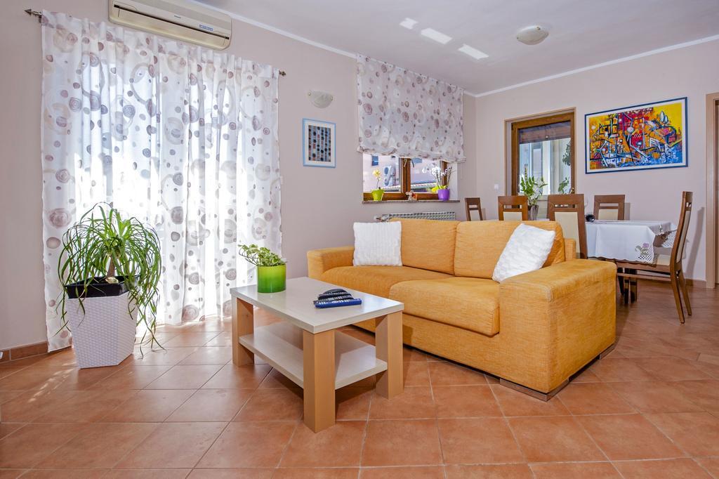 Apartments Karmen روفينج المظهر الخارجي الصورة