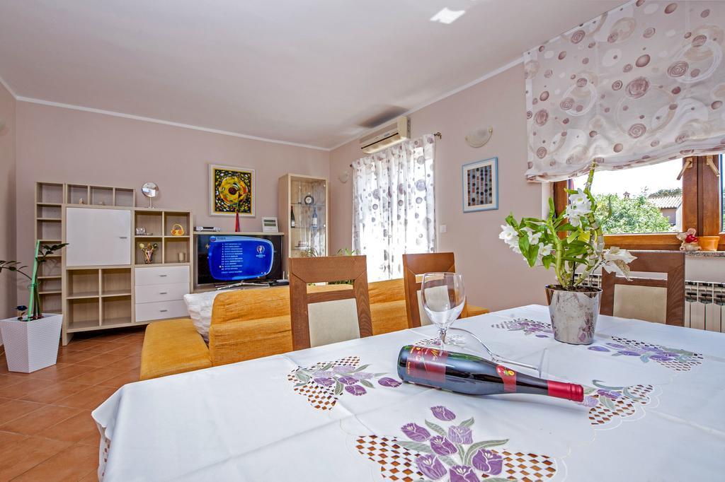 Apartments Karmen روفينج المظهر الخارجي الصورة