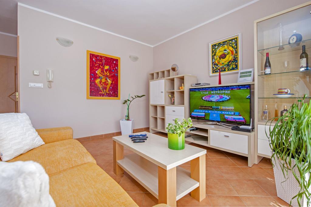Apartments Karmen روفينج المظهر الخارجي الصورة