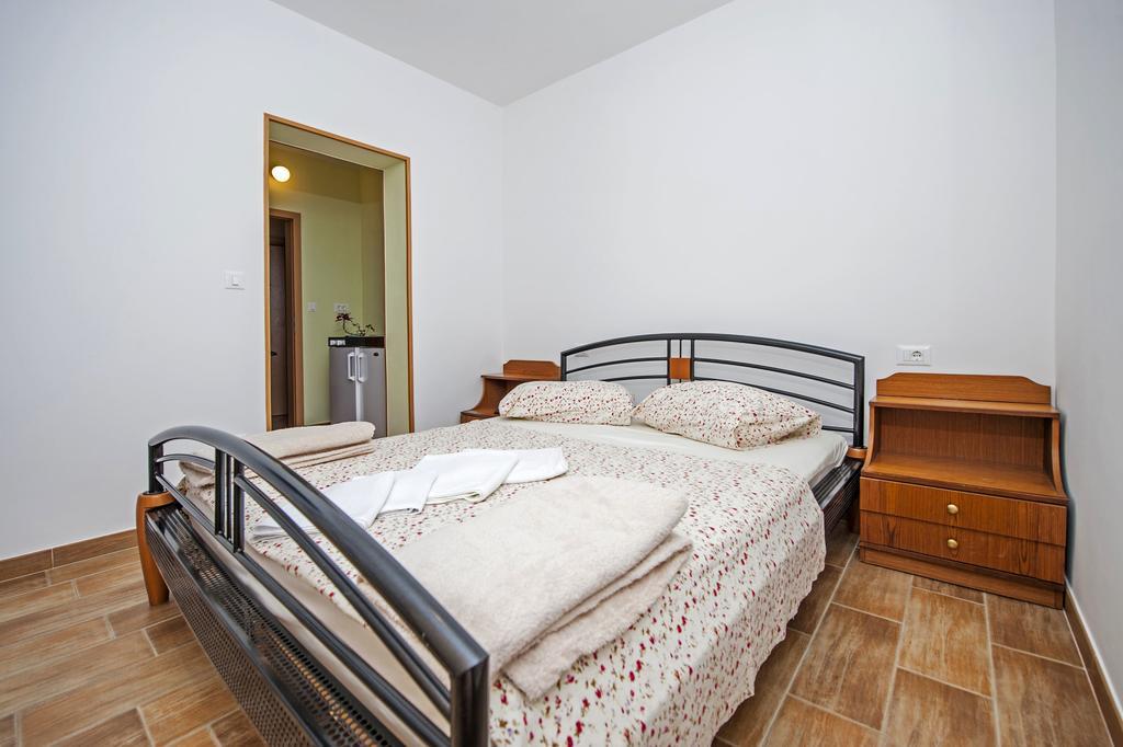 Apartments Karmen روفينج المظهر الخارجي الصورة
