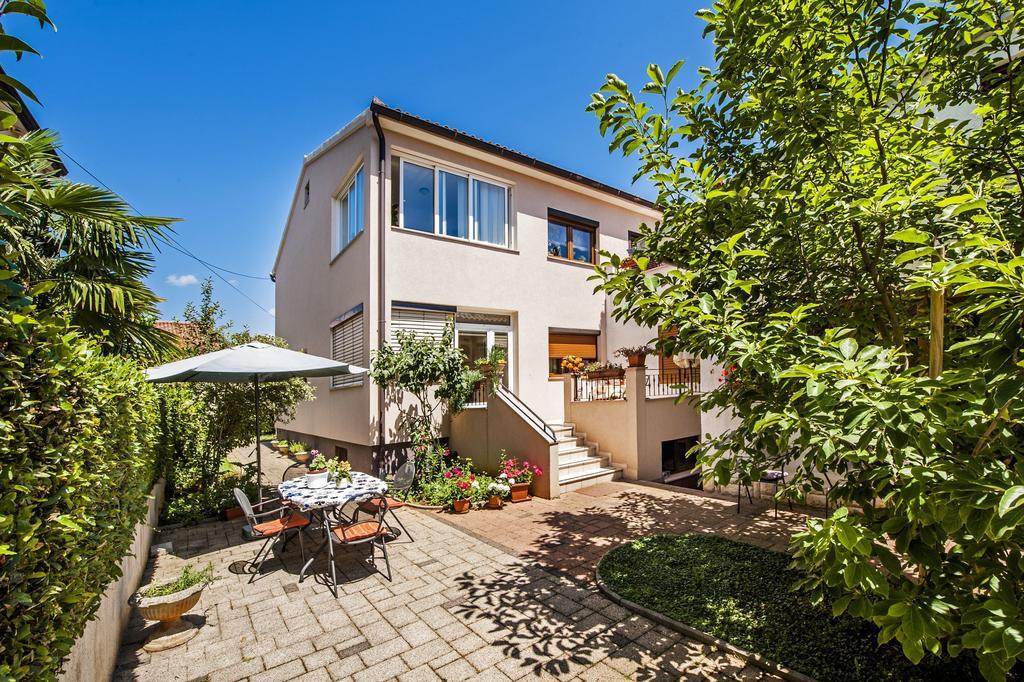 Apartments Karmen روفينج المظهر الخارجي الصورة