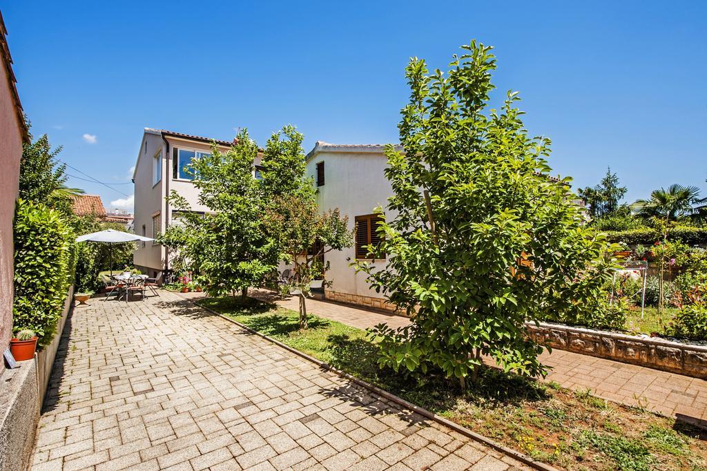 Apartments Karmen روفينج المظهر الخارجي الصورة
