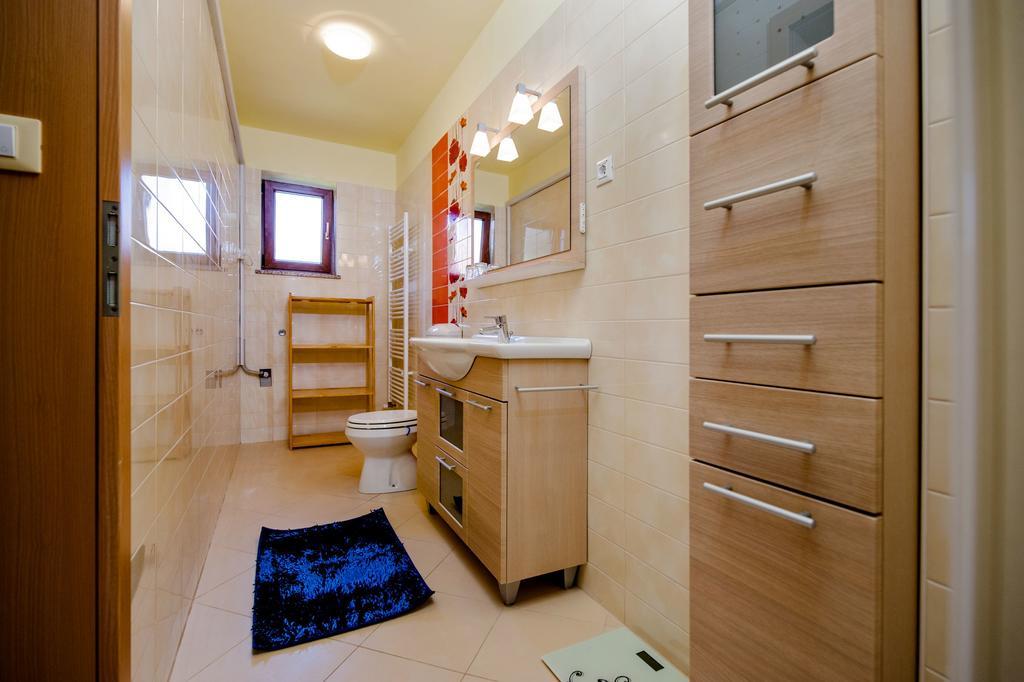 Apartments Karmen روفينج المظهر الخارجي الصورة